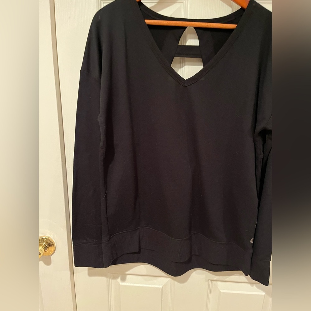 Chic Black V-Neck Long Sleeve Tee